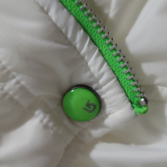 BNWOT BURTON vest - Picture 7 of 9